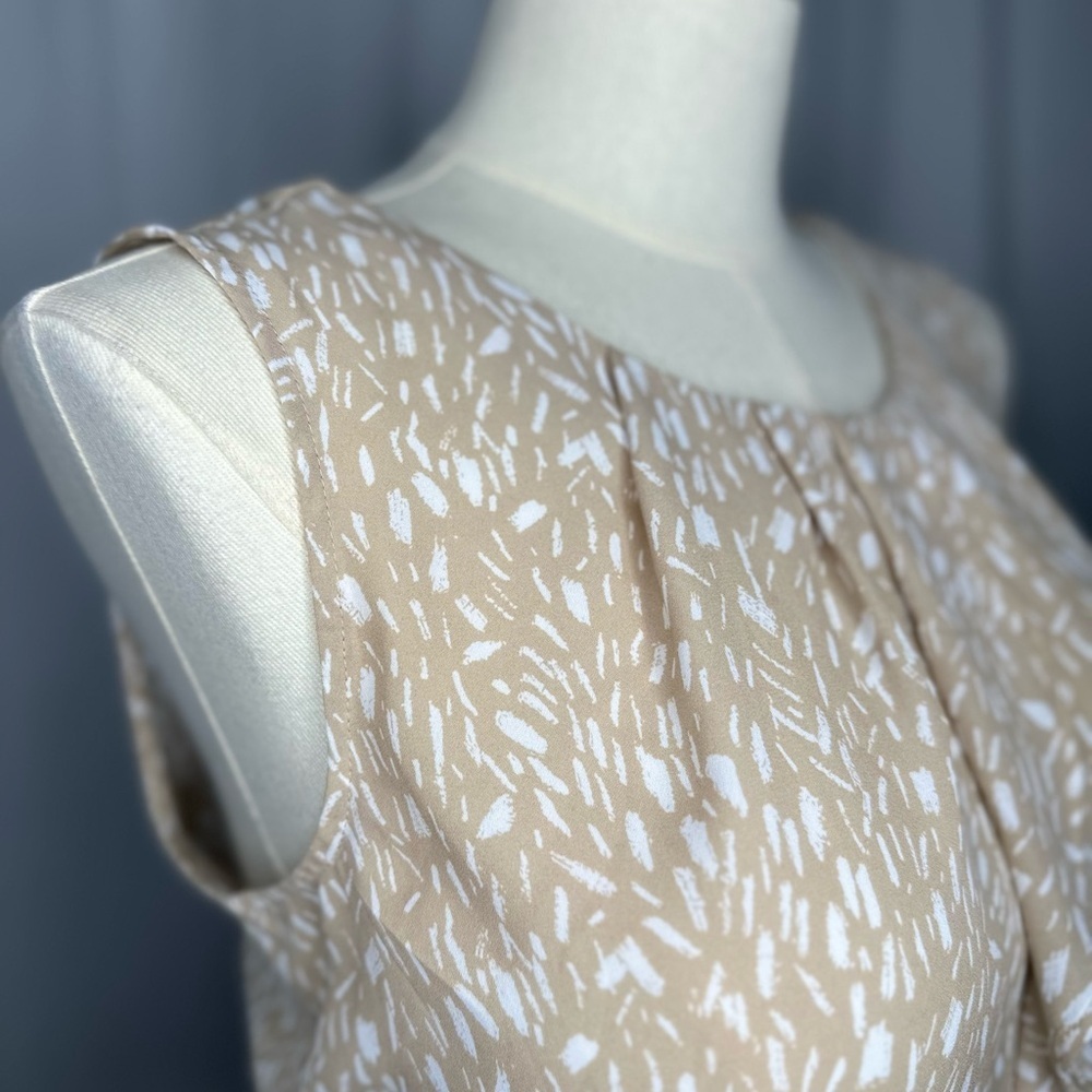 Covington Petite Beige Abstract Print Sleeveless Ruffle Front Blouse XL (1121) - Picture 9 of 14